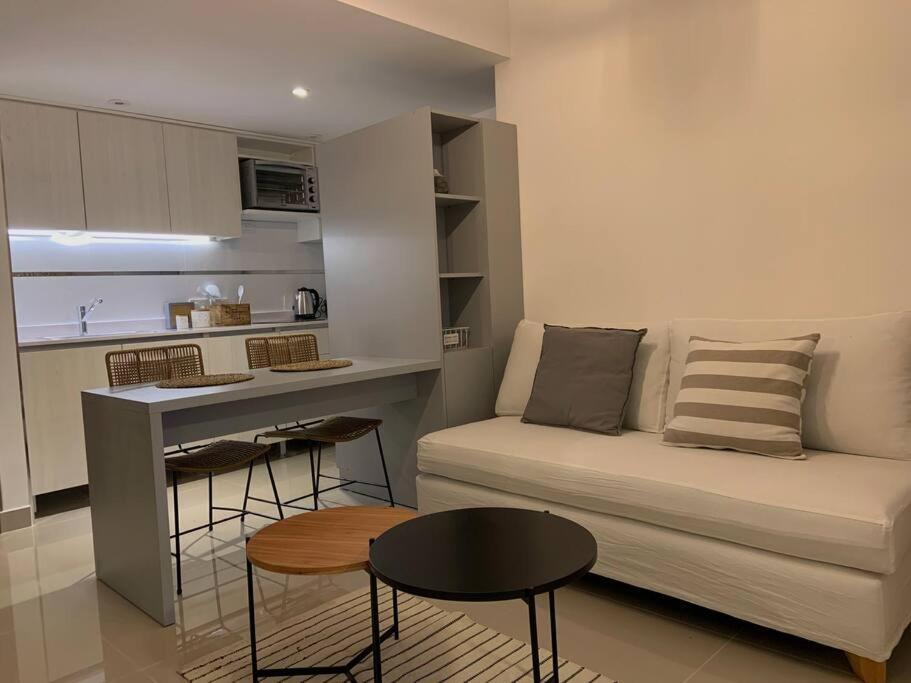 Beautiful In Paseo De La Cisterna Appartement